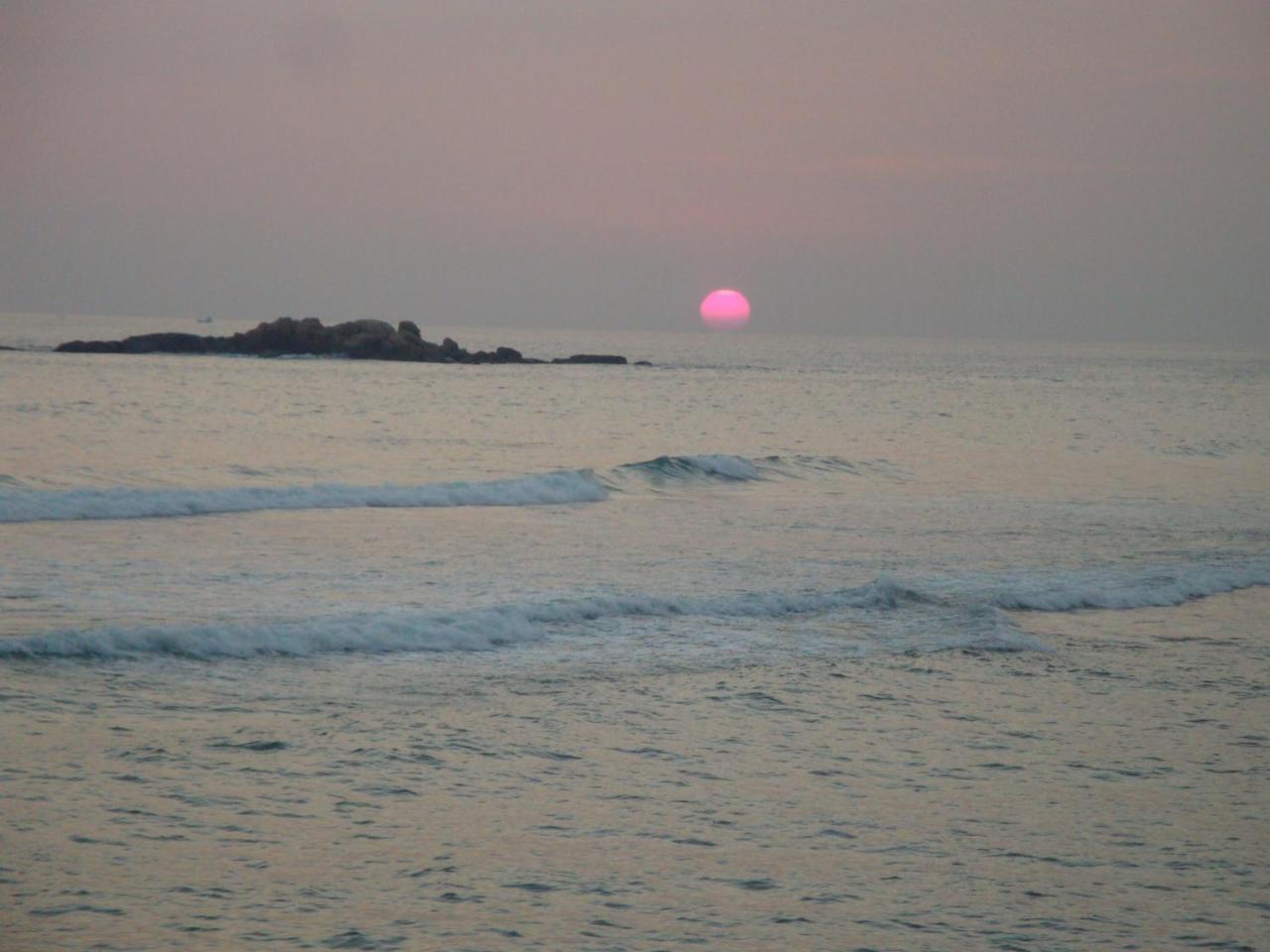 Galle Henna Beach House Унаватуна Екстер'єр фото