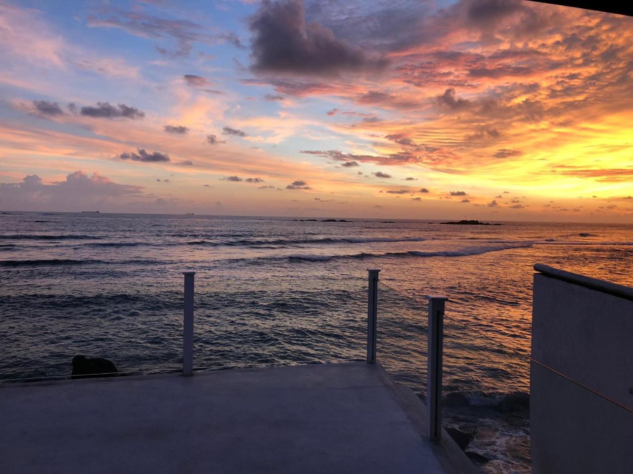 Galle Henna Beach House Унаватуна Екстер'єр фото